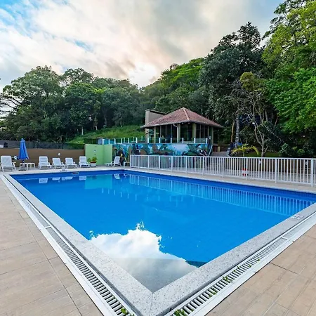 Loft Aconchegante em Condomínio com Piscina-2